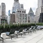 Fidi Studio W Residents Bar Golf Simulator Gym Nyc-271